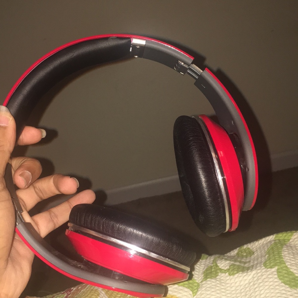 Beats - Picture 2 of 4